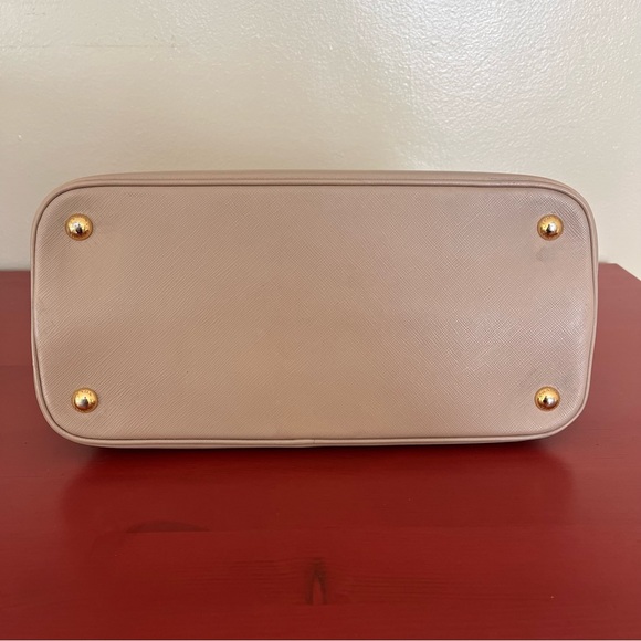 Prada Promenade Leather Saffiano Handbag - Picture 3 of 15